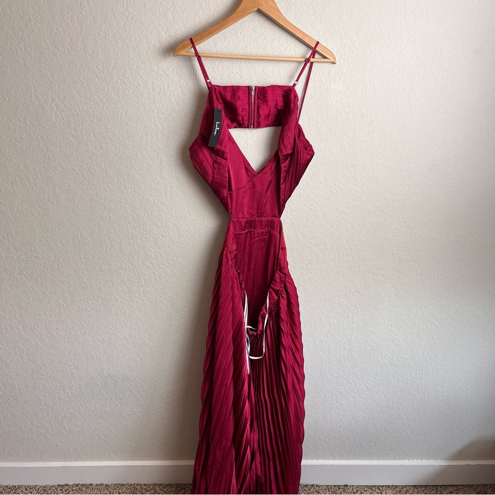 NEW Lulus Got The Glam Wine Red Maxi Dress XL Gown Satin Pleated Cutout Maxi - Picture 8 of 12